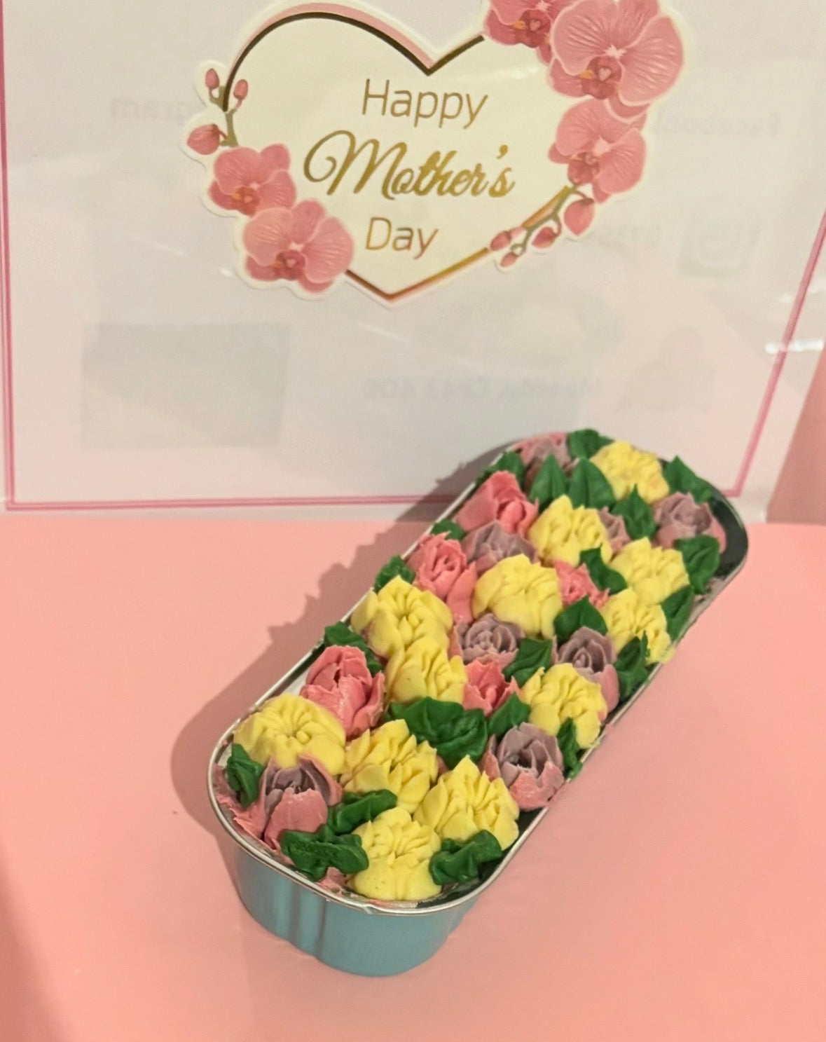 Floral mini cake tins